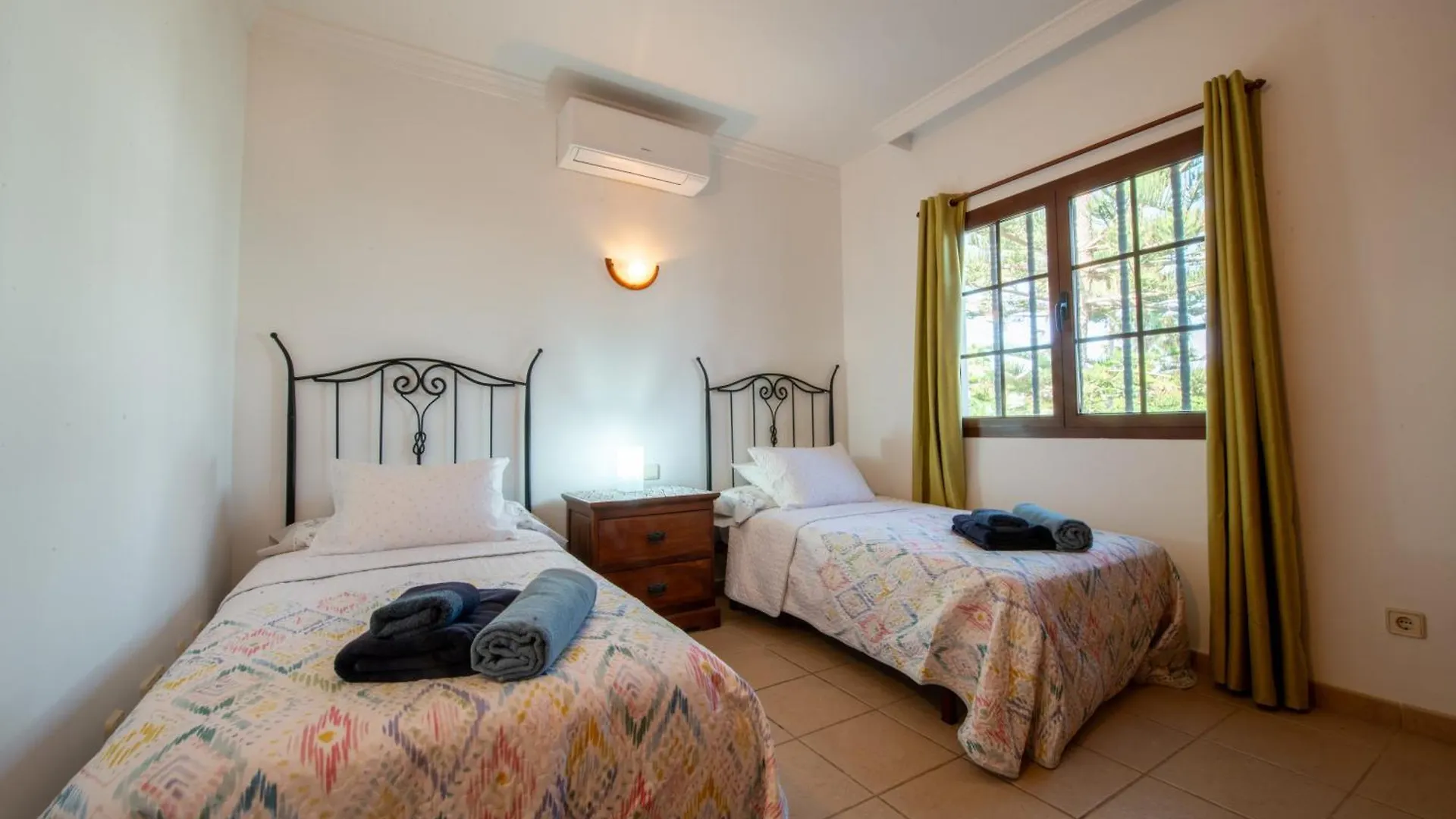 Utopia, Villa 4 Bedrooms Close To Old Town, Heated Pool With Complete Privacy Playa Blanca