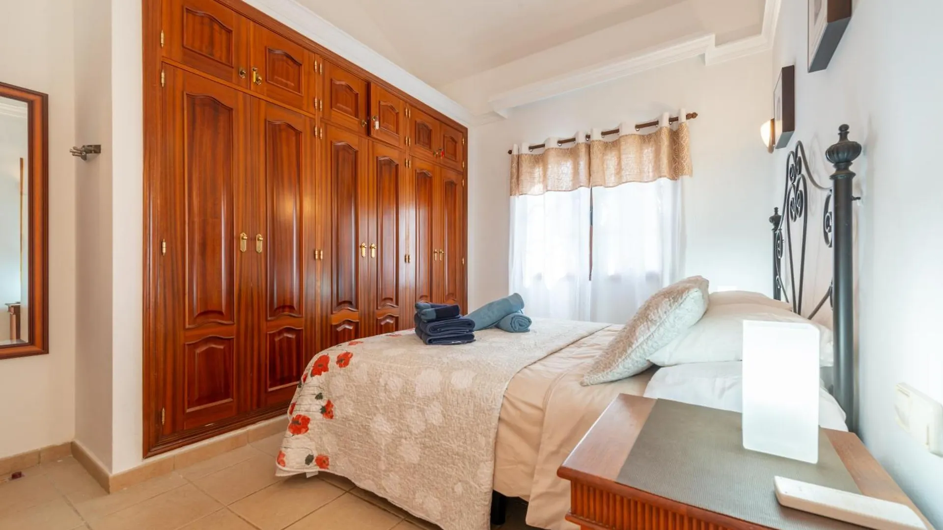 Utopia, Villa 4 Bedrooms Close To Old Town, Heated Pool With Complete Privacy Playa Blanca  0*, Playa Blanca (Lanzarote) Spain