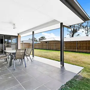 family-friendly-beach-house-in-point-vernon.queenslandhotels.net/